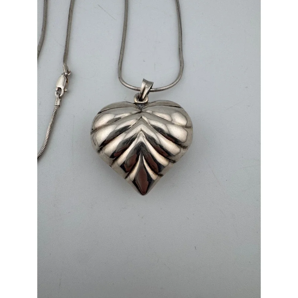 Sterling Silver Heart Pendant Necklace Snake Chain Marked 925 Italy - Picture 2 of 7